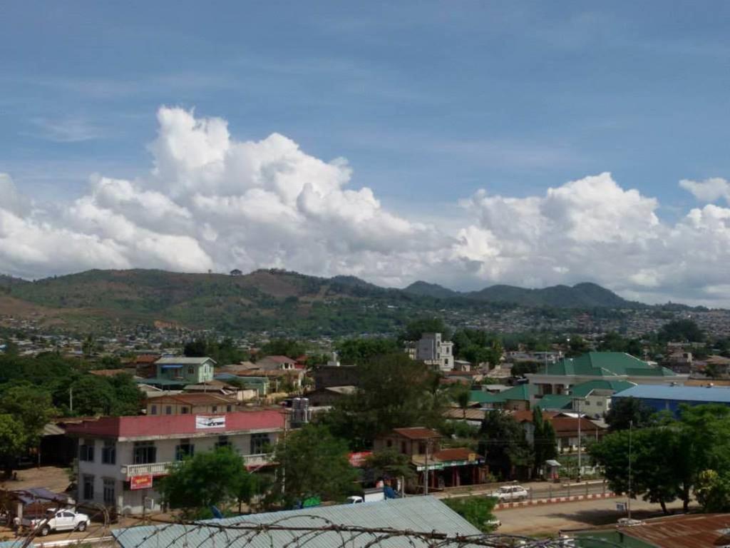 Golden Hill Hotel - Lashio Buitenkant foto